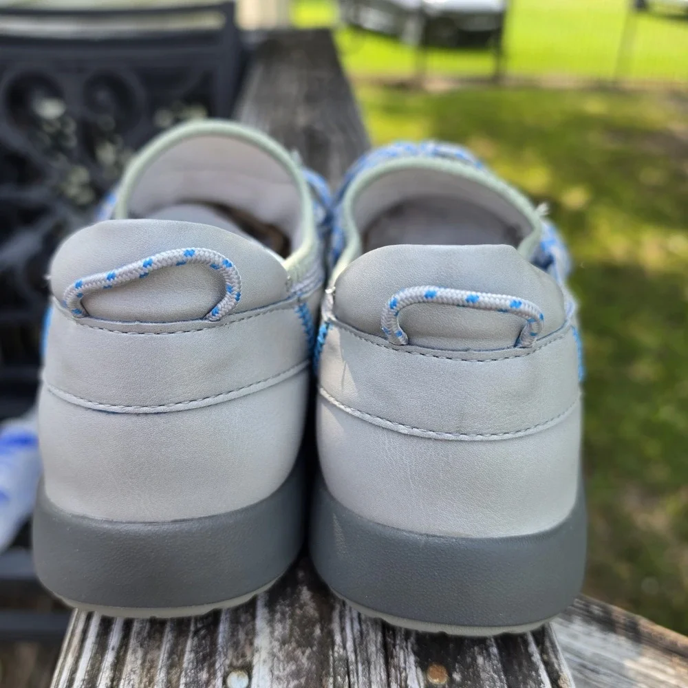 TRAQ by Alegria Lace-Up Low Top Athletic Sneakers Light Blue/Gray Size 39